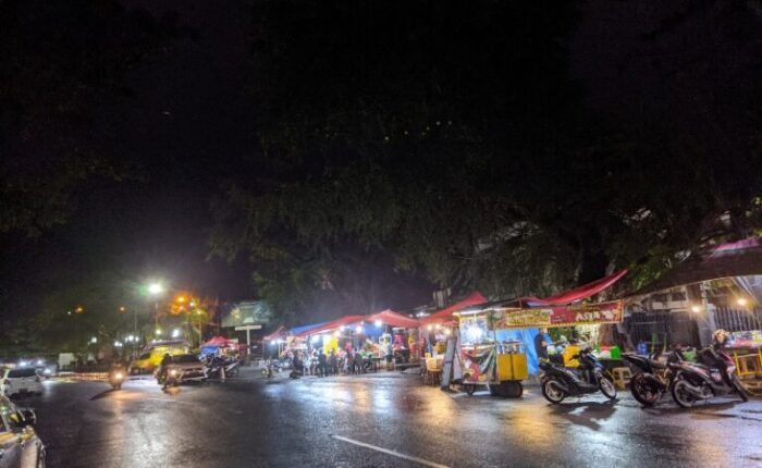Pilihan Kawasan ‘Street Food’ di Kota Padang Bagi yang Bosan Makan di Restoran